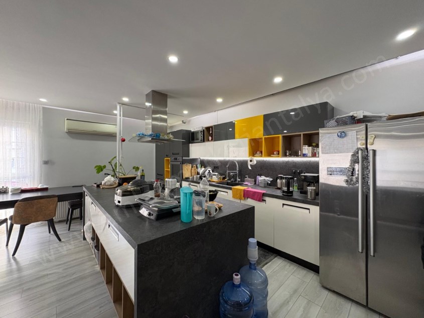 TEK TAPUDA 3 AYRI GİRİŞLİ DAİRE 6+3 TERRACİTY VE LAURA YAKINI