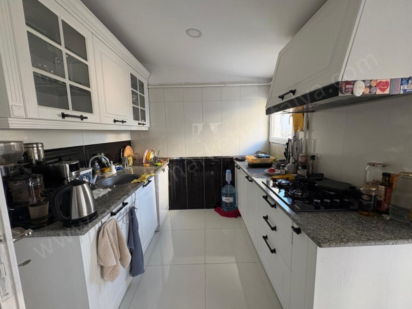 TEK TAPUDA 3 AYRI GİRİŞLİ DAİRE 6+3 TERRACİTY VE LAURA YAKINI