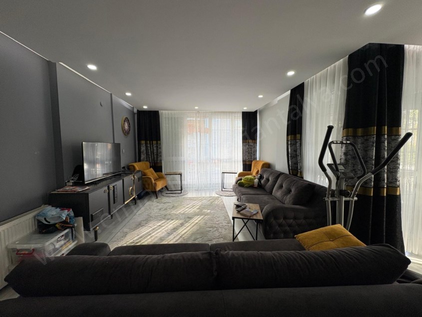 TEK TAPUDA 3 AYRI GİRİŞLİ DAİRE 6+3 TERRACİTY VE LAURA YAKINI