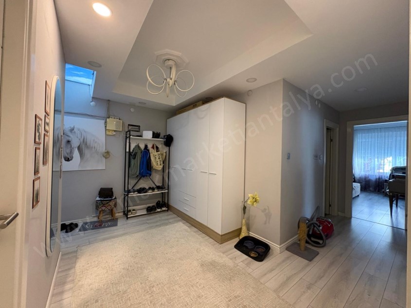 TEK TAPUDA 3 AYRI GİRİŞLİ DAİRE 6+3 TERRACİTY VE LAURA YAKINI