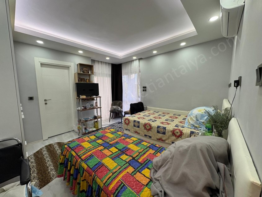 TEK TAPUDA 3 AYRI GİRİŞLİ DAİRE 6+3 TERRACİTY VE LAURA YAKINI