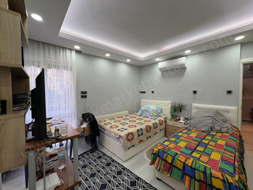 TEK TAPUDA 3 AYRI GİRİŞLİ DAİRE 6+3 TERRACİTY VE LAURA YAKINI