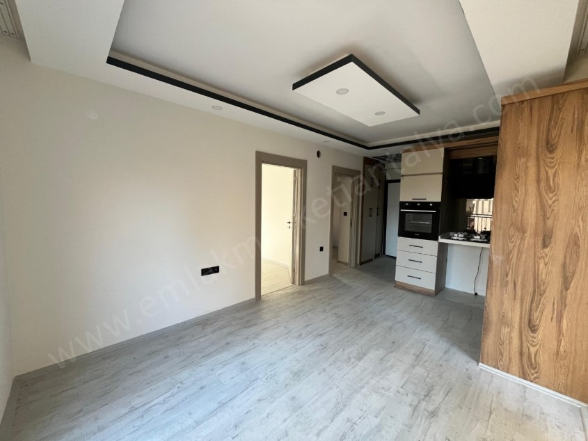  KUZEYYAKADA FERAH KULLANIŞLI KATTA SIFIR 2+1