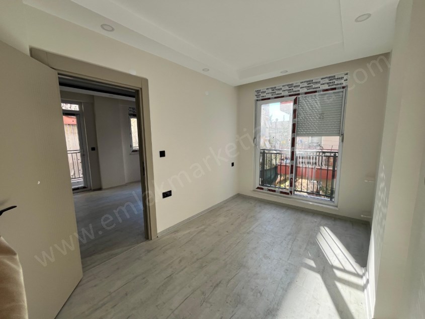  KUZEYYAKADA FERAH KULLANIŞLI KATTA SIFIR 2+1