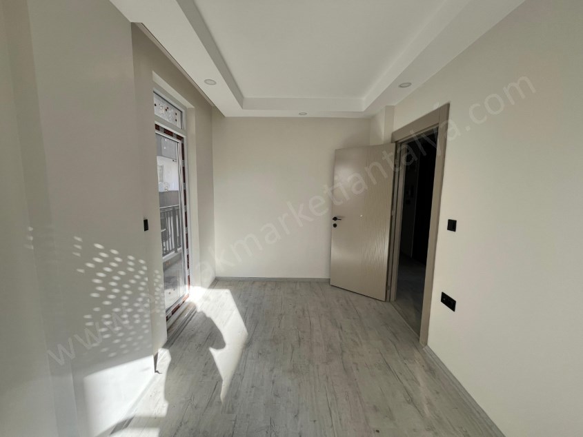  KUZEYYAKADA FERAH KULLANIŞLI KATTA SIFIR 2+1