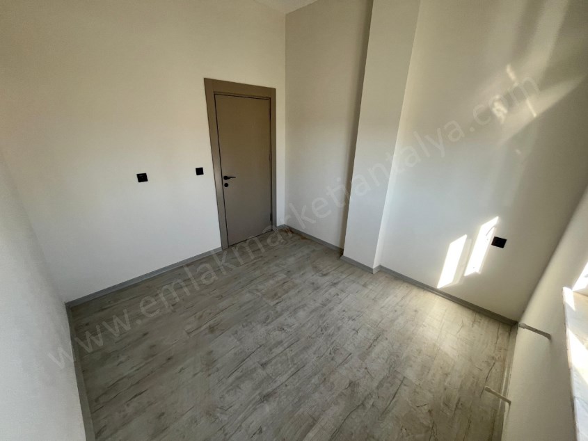 ŞİFA HASTANESİ YAKINI , ÖNÜ AÇIK , GENİŞ SIFIR 4+1 SIFIR DUBLEKS