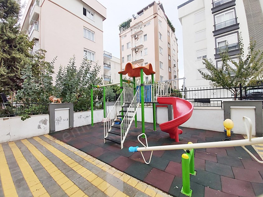 MERKEZDE TRAMVAY YAKINI İÇİ LÜKS YAPILI 2+1