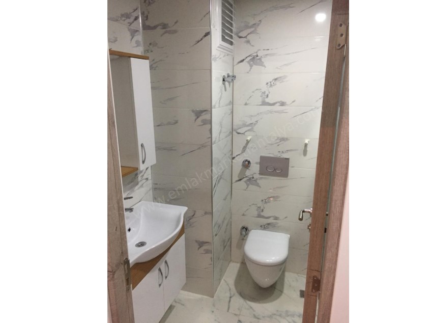 MERKEZDE TRAMVAY YAKINI İÇİ LÜKS YAPILI 2+1