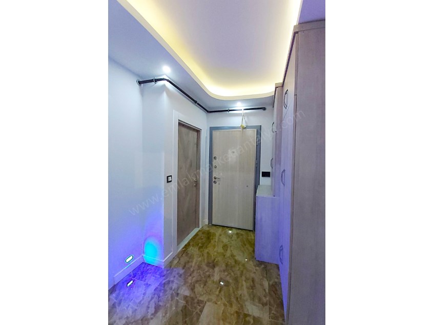 MERKEZDE TRAMVAY YAKINI İÇİ LÜKS YAPILI 2+1