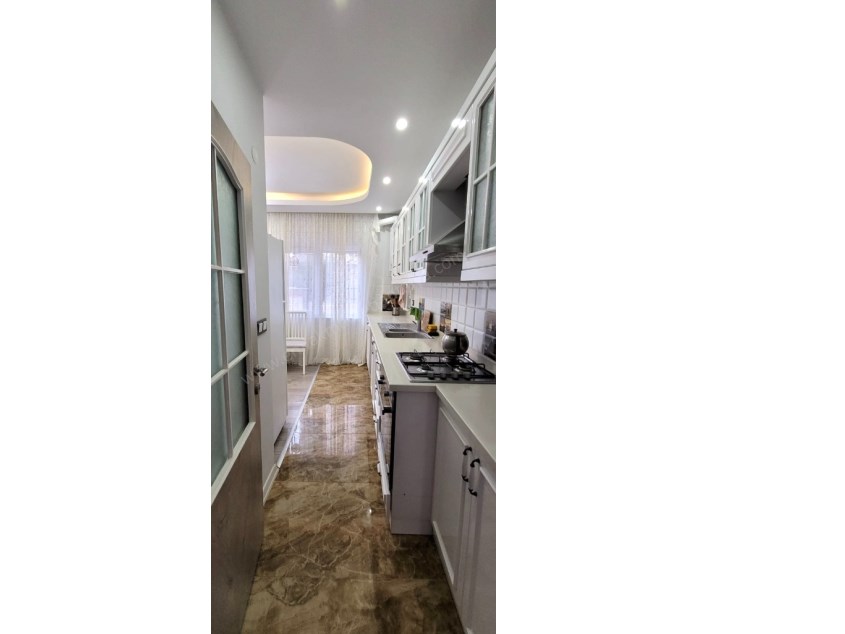 MERKEZDE TRAMVAY YAKINI İÇİ LÜKS YAPILI 2+1