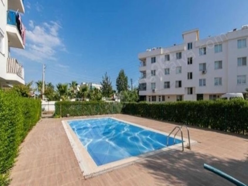 HABİBLERDE TRAMVAY YAKINI SİTE İÇERİSİNDE HAVUZLU 2+1 ARAKAT 