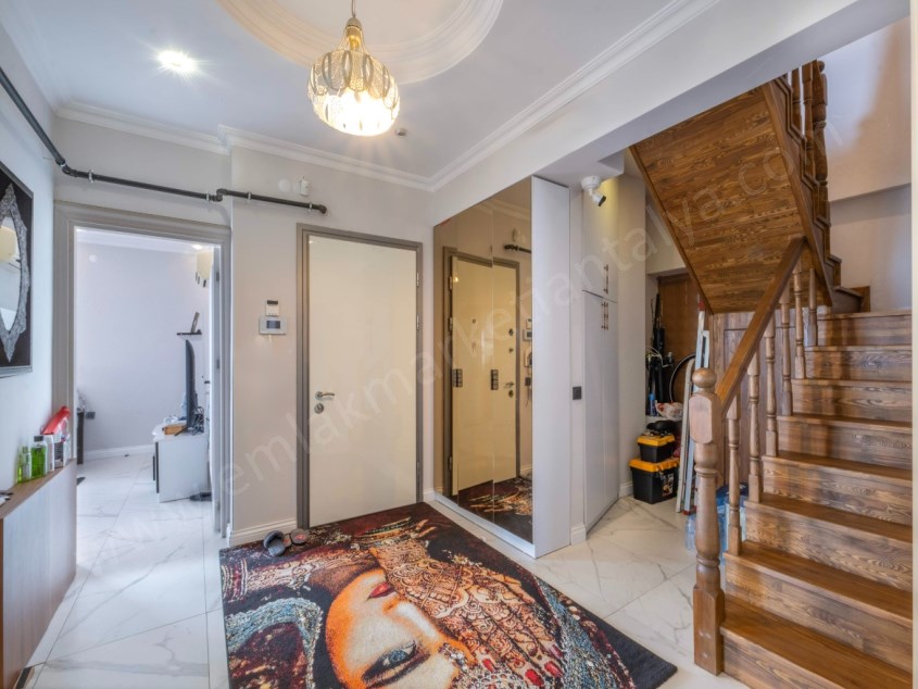 LARADA HAVUZLU SİTE İÇİ YAPILI GENİŞ DUBLEKS 