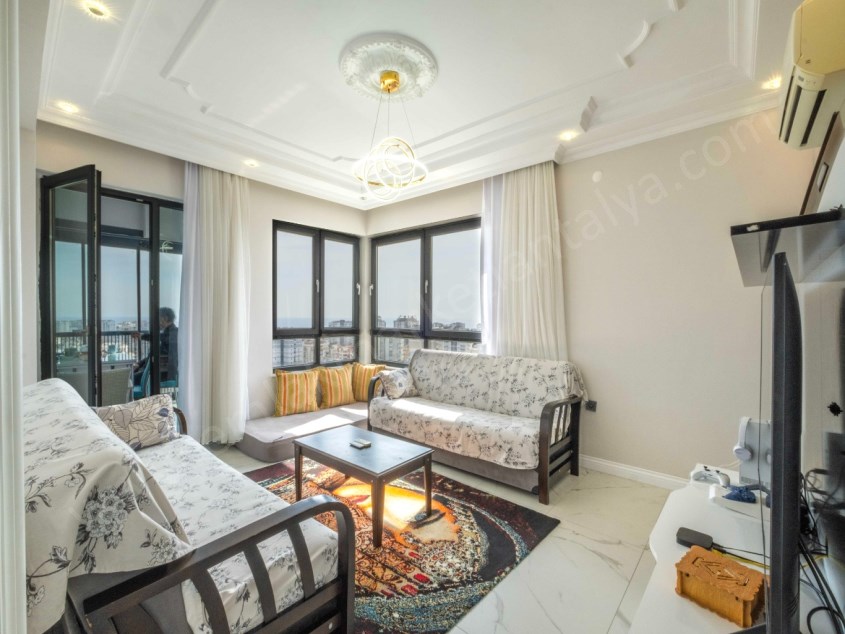 LARADA HAVUZLU SİTE İÇİ YAPILI GENİŞ DUBLEKS 