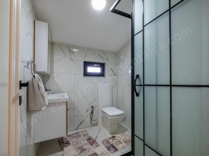 LARADA HAVUZLU SİTE İÇİ YAPILI GENİŞ DUBLEKS 