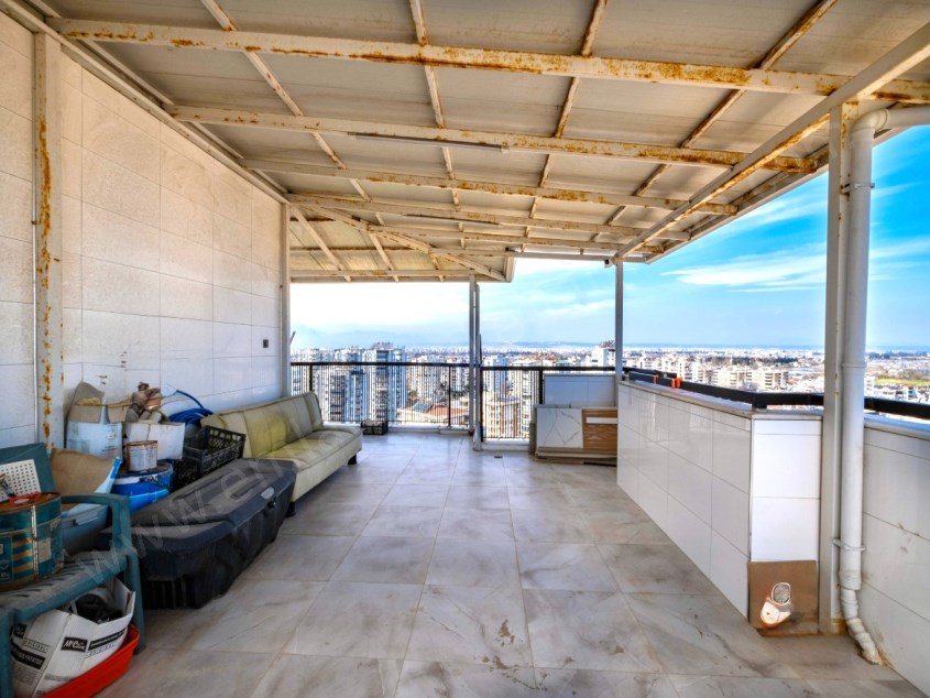 LARADA HAVUZLU SİTE İÇİ YAPILI GENİŞ DUBLEKS 