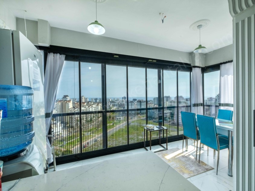 LARADA HAVUZLU SİTE İÇİ YAPILI GENİŞ DUBLEKS 