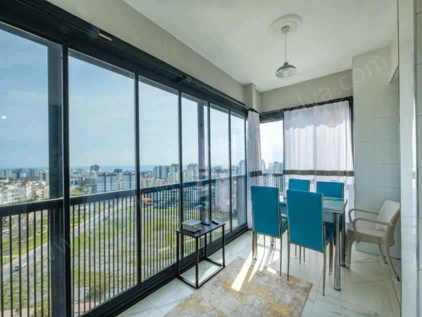 LARADA HAVUZLU SİTE İÇİ YAPILI GENİŞ DUBLEKS 