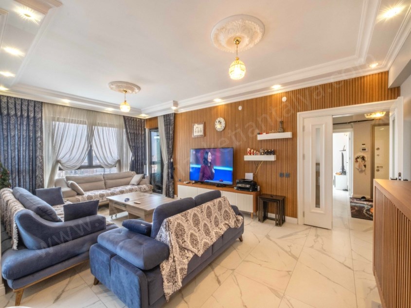 LARADA HAVUZLU SİTE İÇİ YAPILI GENİŞ DUBLEKS 