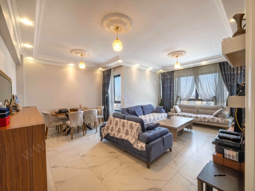 LARADA HAVUZLU SİTE İÇİ YAPILI GENİŞ DUBLEKS 