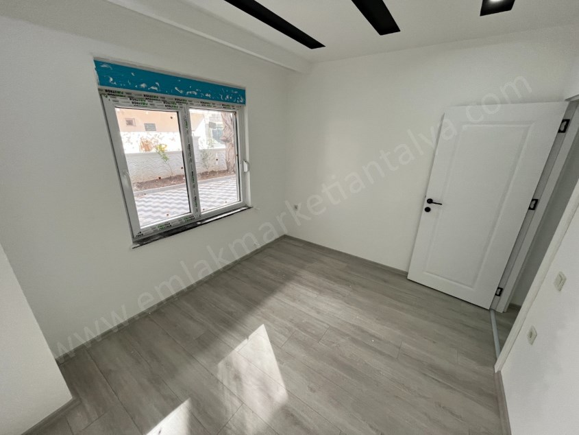 CUMHURİYETTE TRAMVAY YAKINI FIRSAT SIFIR 1+1