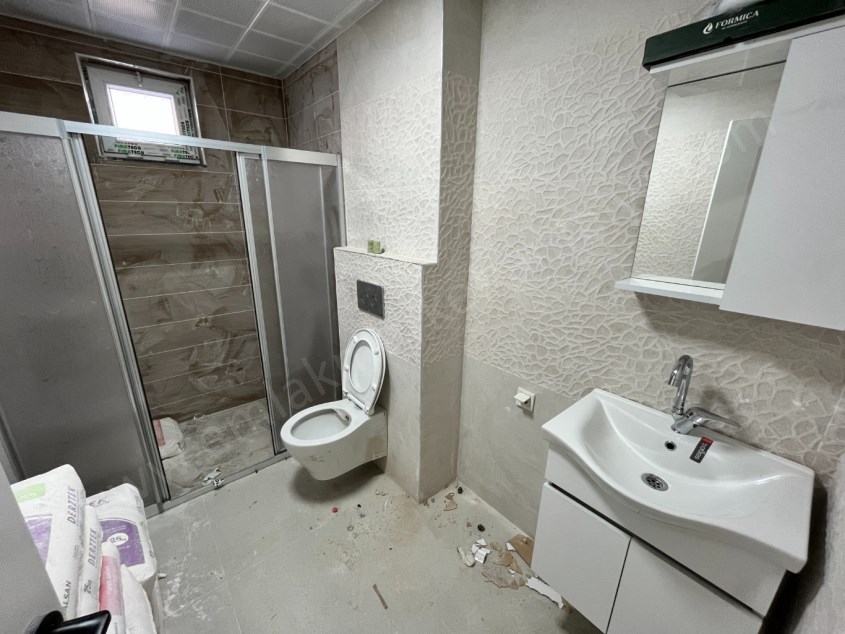 CUMHURİYETTE TRAMVAY YAKINI FIRSAT SIFIR 1+1