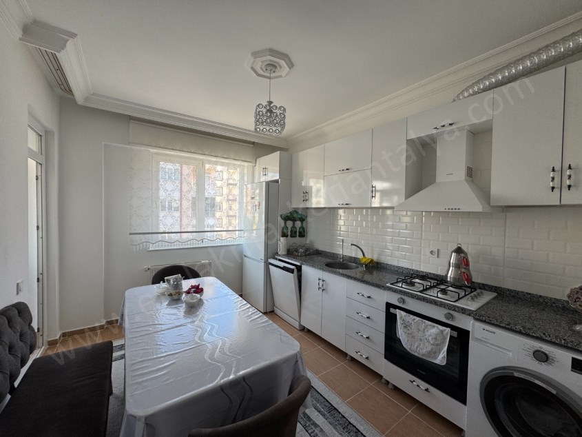 TAHTAKALE YAKINI PARK CEPHELİ DOĞALGAZLI ASANSÖRLÜ GENİŞ 3+1