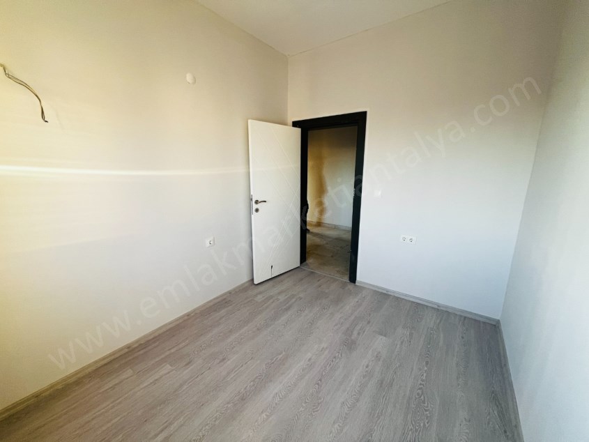 SIFIR BİNADA TERASLI KULLANIŞLI 4+1 DUBLEKS