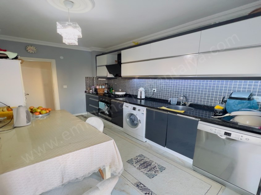 CADDE ÜSTÜ AYRI MUTFAKLI ASANSÖRLÜ GENİŞ 3+1