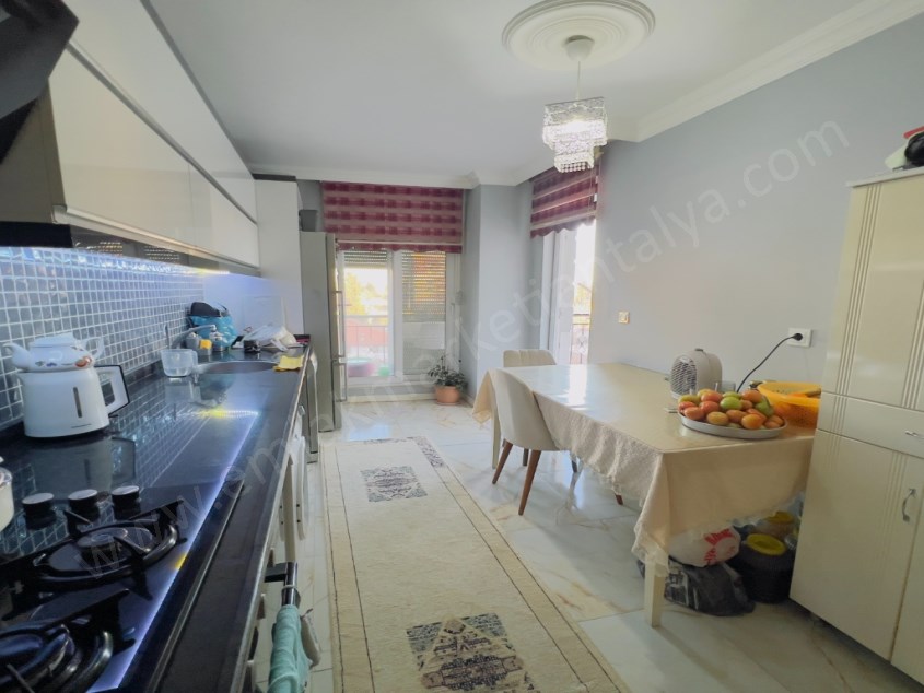 CADDE ÜSTÜ AYRI MUTFAKLI ASANSÖRLÜ GENİŞ 3+1