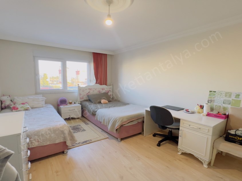 CADDE ÜSTÜ AYRI MUTFAKLI ASANSÖRLÜ GENİŞ 3+1