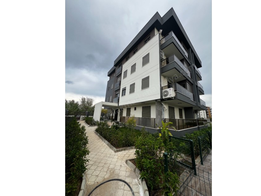 GÖKSUDA YÜZME HAVUZLU OTOPARKLI SİTEDE 1+1 DAİRE