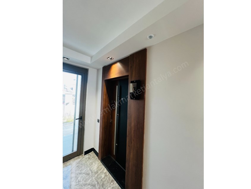 YÜZME HAVUZLU OTOPARKLI LÜKS SİTEDE 1+1 DAİRE