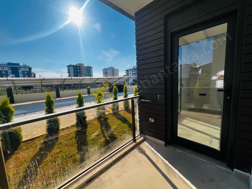 YÜZME HAVUZLU OTOPARKLI LÜKS SİTEDE 1+1 DAİRELER