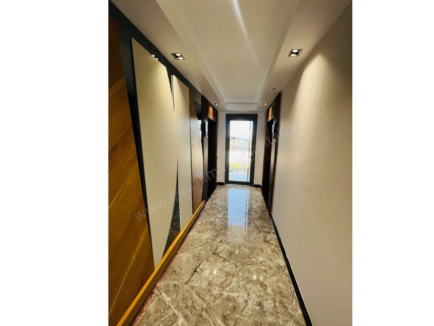 YÜZME HAVUZLU OTOPARKLI LÜKS SİTEDE 1+1 DAİRELER