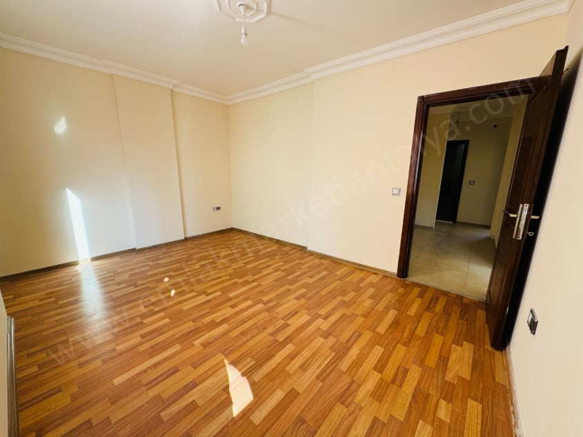 HURMA MAH. MERKEZİ KONUMDA SİTE İÇİ KATTA 3+1