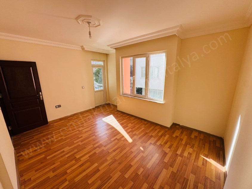 HURMA MAH. MERKEZİ KONUMDA SİTE İÇİ KATTA 3+1