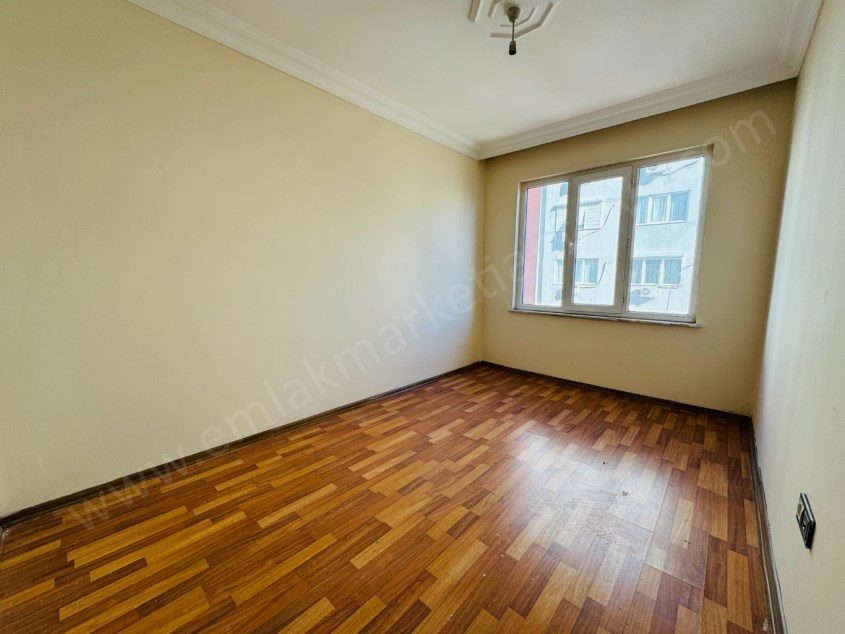 HURMA MAH. MERKEZİ KONUMDA SİTE İÇİ KATTA 3+1