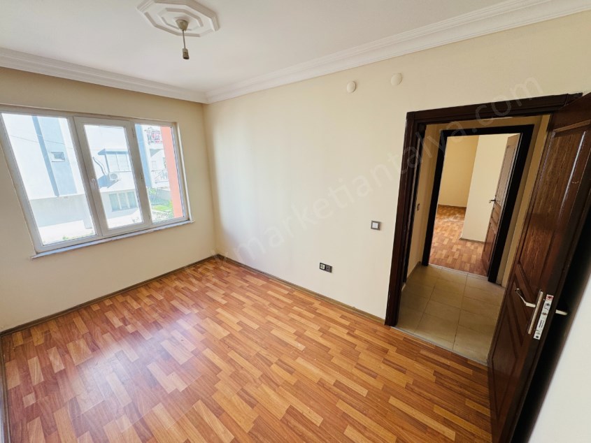 HURMA MAH. MERKEZİ KONUMDA SİTE İÇİ KATTA 3+1