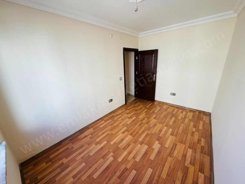 HURMA MAH. MERKEZİ KONUMDA SİTE İÇİ KATTA 3+1