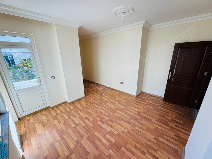 HURMA MAH. MERKEZİ KONUMDA SİTE İÇİ KATTA 3+1