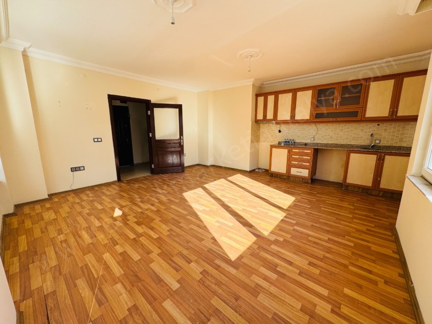 HURMA MAH. MERKEZİ KONUMDA SİTE İÇİ KATTA 3+1