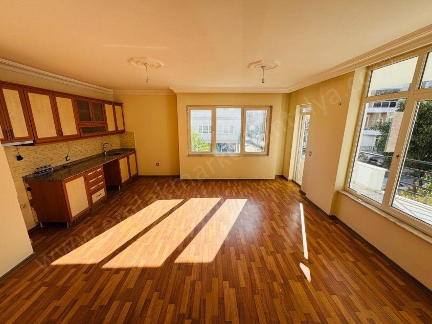 HURMA MAH. MERKEZİ KONUMDA SİTE İÇİ KATTA 3+1