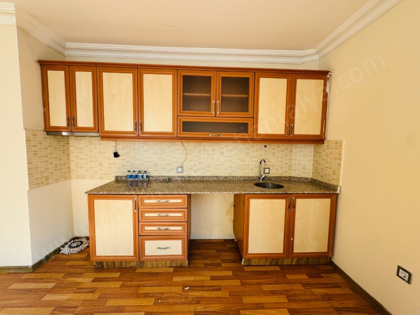 HURMA MAH. MERKEZİ KONUMDA SİTE İÇİ KATTA 3+1