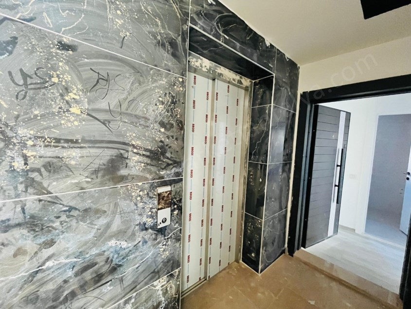 CUMHURİYETTE KATTA SIFIR, KULLANIŞLI 1+1 DAİRE 