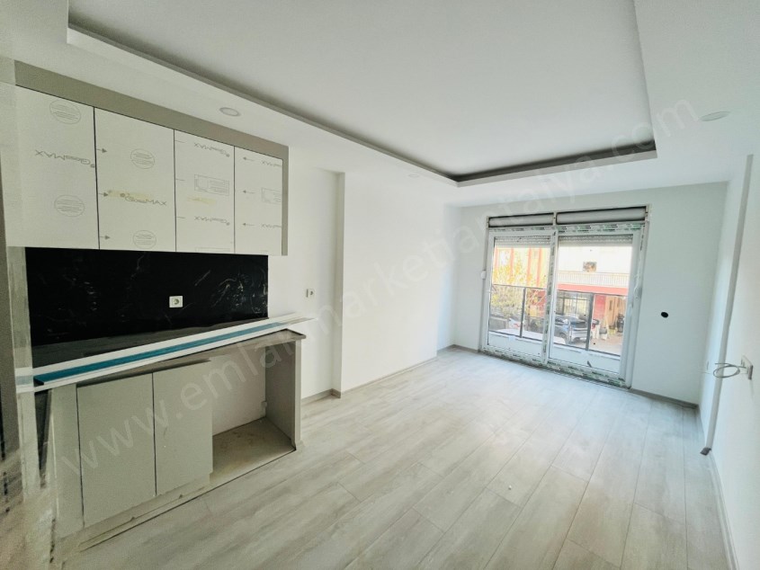 CUMHURİYETTE KATTA SIFIR, KULLANIŞLI 1+1 DAİRE 