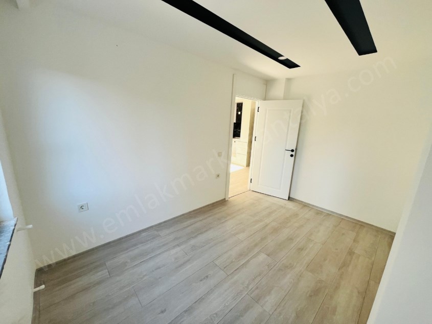 OPERA YAŞAM YAKINI KATTA SIFIR 1+1 LER !