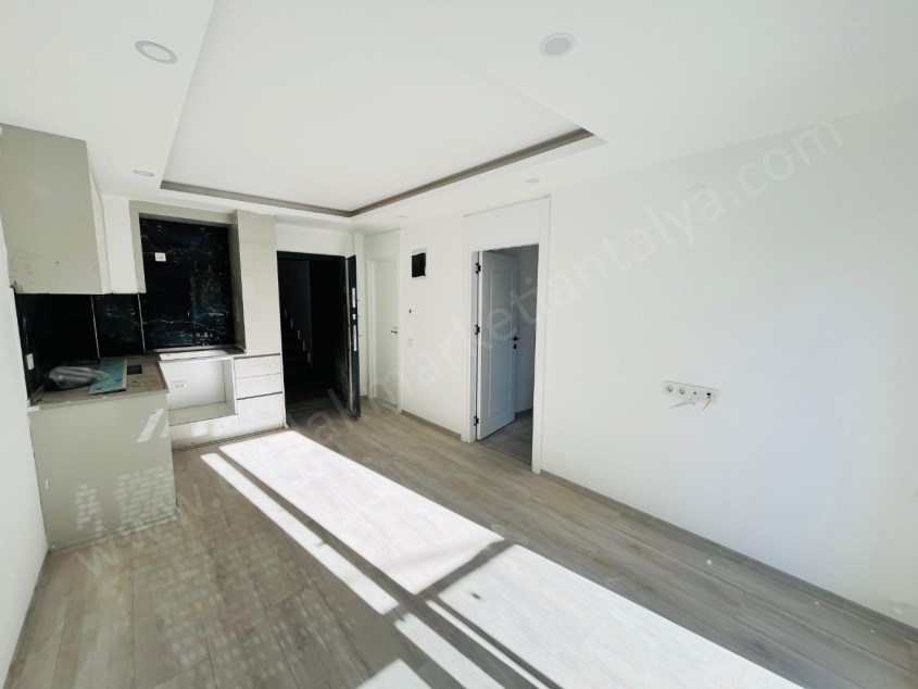 OPERA YAŞAM YAKINI KATTA SIFIR 1+1 LER !