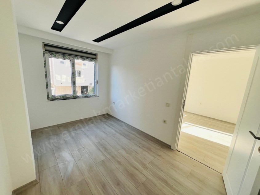 CUMHURİYET, SGK YAKINI ARAKATTA SIFIR 1+1 LER 