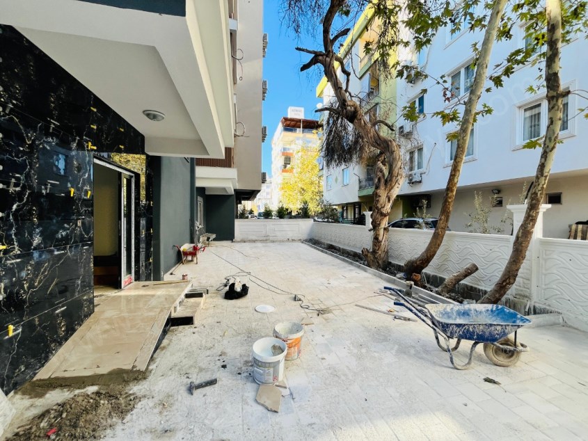 CUMHURİYET, SGK YAKINI ARAKATTA SIFIR 1+1 LER 