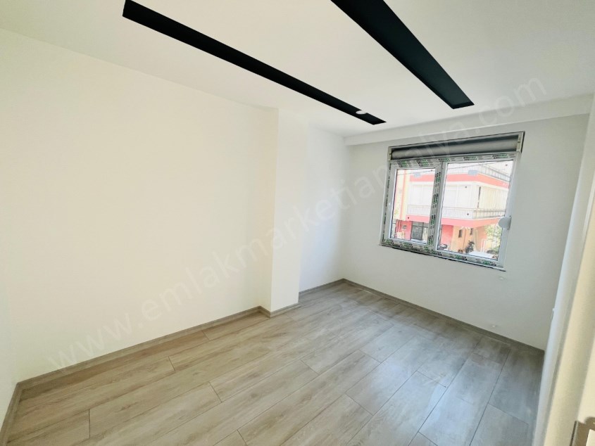 CUMHURİYET, SGK YAKINI ARAKATTA SIFIR 1+1 LER 